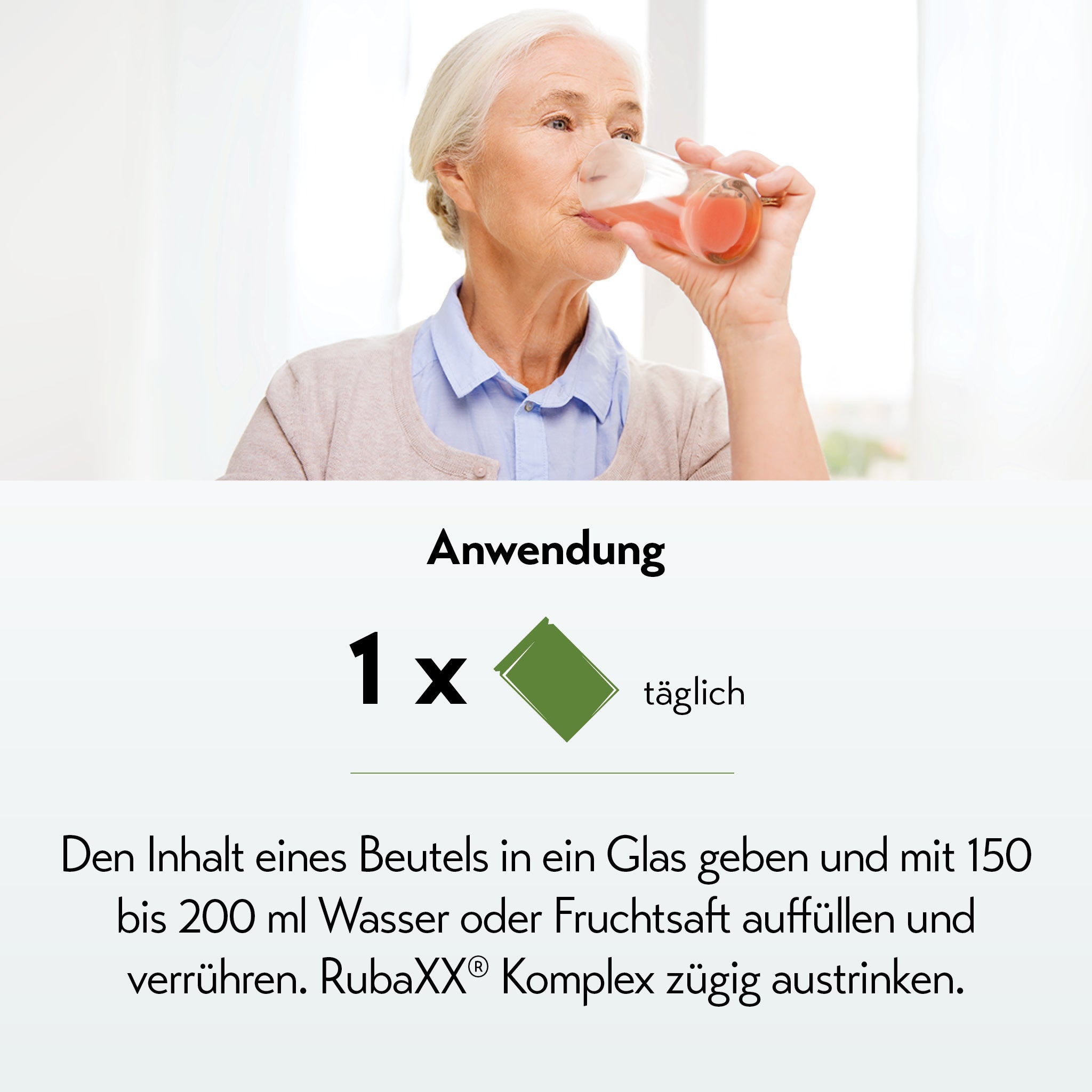 Ältere Frau trinkt RubaXX® Komplex aus Glas zur Unterstützung von Muskeln und Gelenken